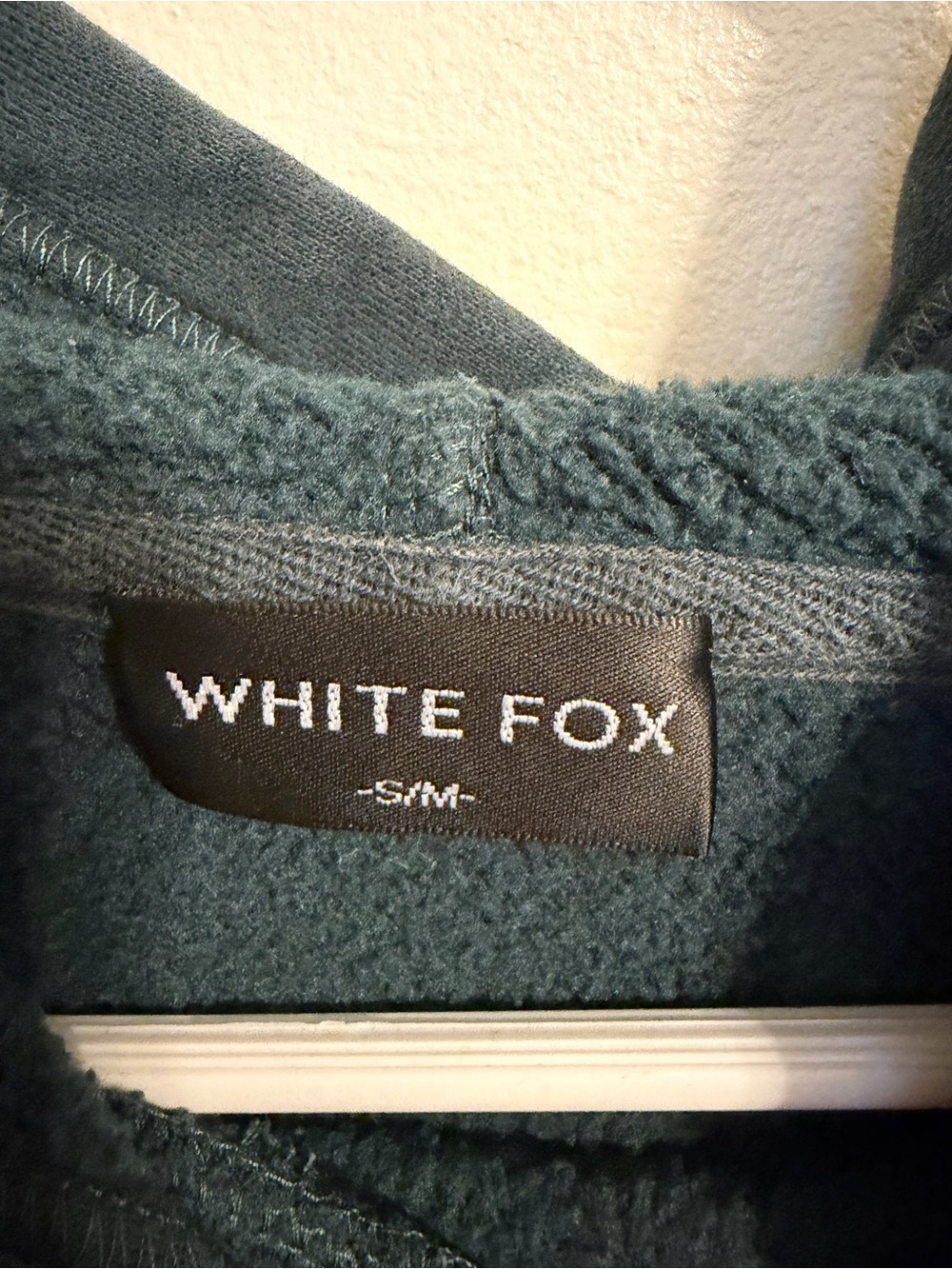 White Fox Boutique 4th Edition Set Green and Pink Bubble Lettering Size S/M EUC - Picture 7 of 10